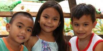Sponsorship in the Philippines helps children grow up healthy, educated and safe. Photo Credit: Save the Children 2016.
