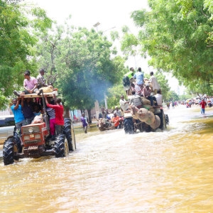Water trucks assisting people in Somalia impacted by the Shabelle River floods.