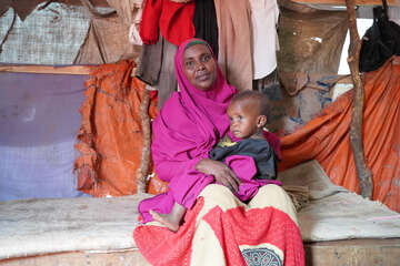 mother and child at a displacement camp in Somalia