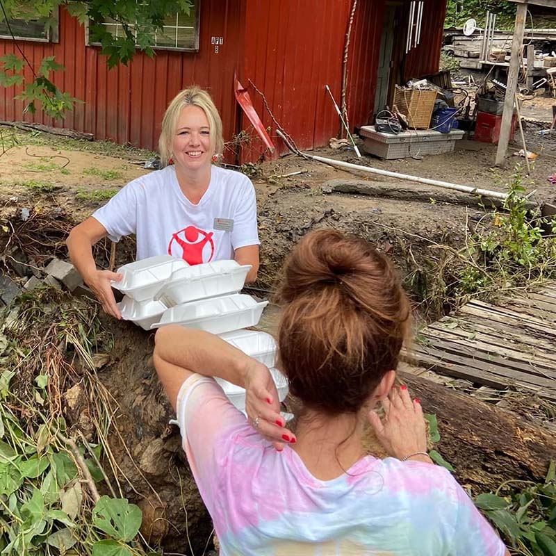 In eastern Kentucky, Save the Children staff deliver food to families who have been displaced due to the recent flooding in Kentucky. 